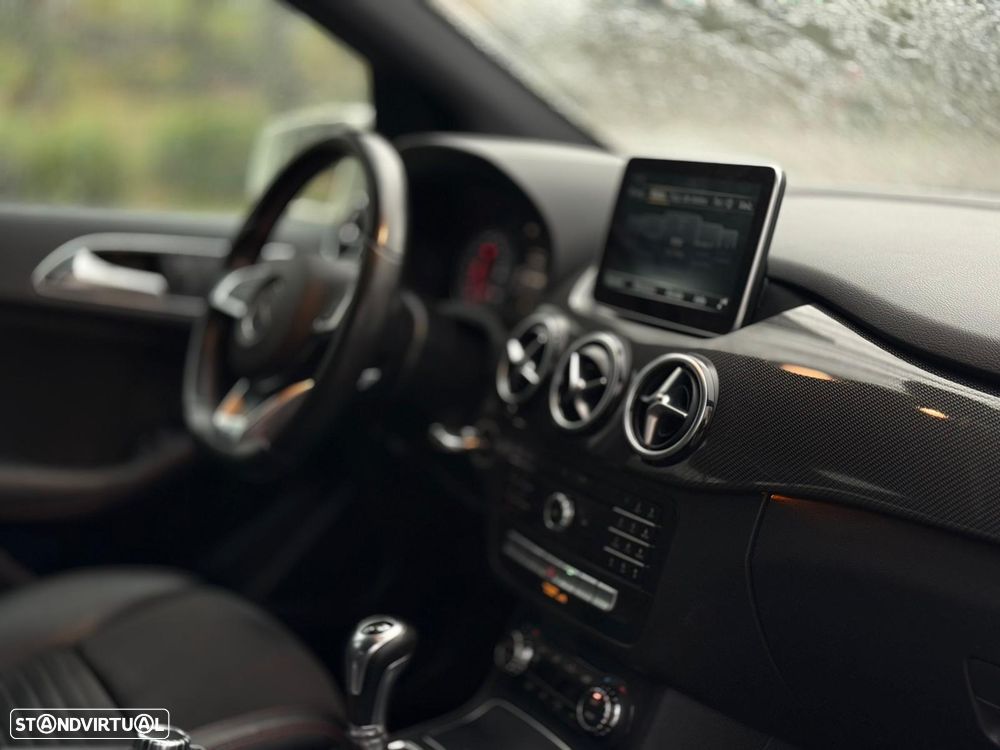 Mercedes-Benz B 180 d AMG Line - 8