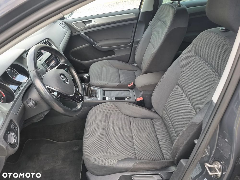 Volkswagen Golf 1.6 TDI BlueMotion Technology Comfortline - 17