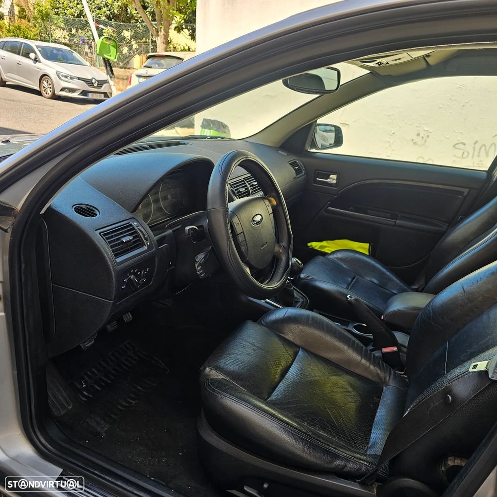 Ford Mondeo 2.0 TDCI Trend - 11