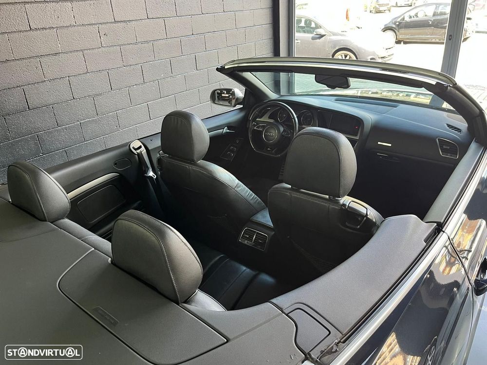 Audi A5 Cabrio 2.0 TDi Multitronic S-line - 33