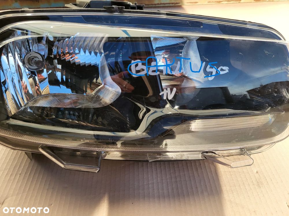 Lampa przednia prawa Citroen C4 Cactus Przed LIFT - 3