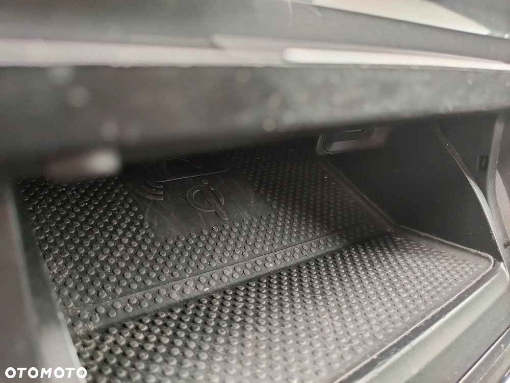 Volkswagen Golf 2.0 TDI (BlueMotion Technology) DSG Comfortline - 29