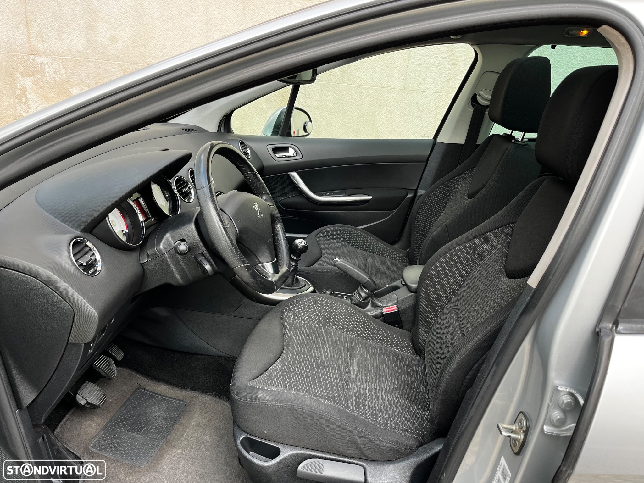 Peugeot 308 SW 1.6 e-HDi Allure CVM6 - 11