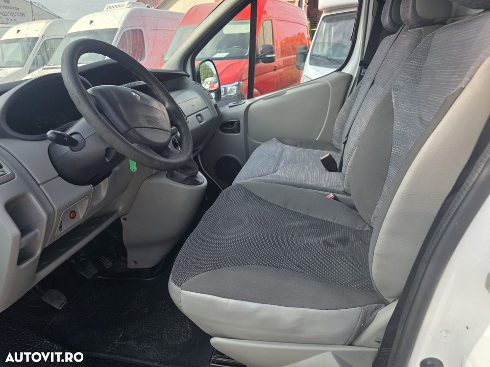 Renault TRAFIC - 8