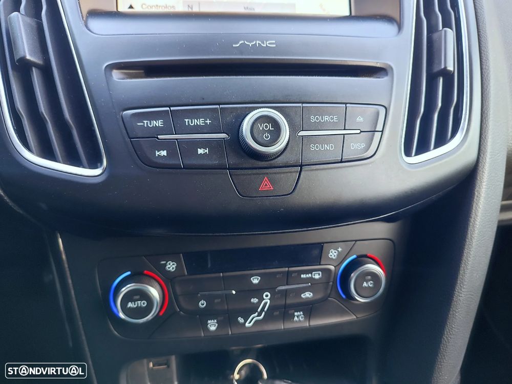 Ford Focus SW 1.0 EcoBoost Titanium - 17