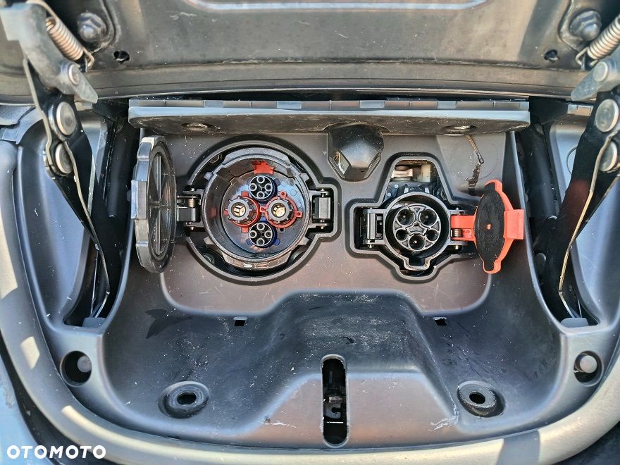 Nissan Leaf - 13