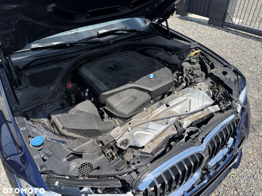 BMW Seria 3 320i GPF Luxury Line Purity sport - 18