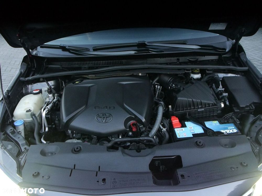 Toyota Avensis 2.0 D-4D Premium - 36