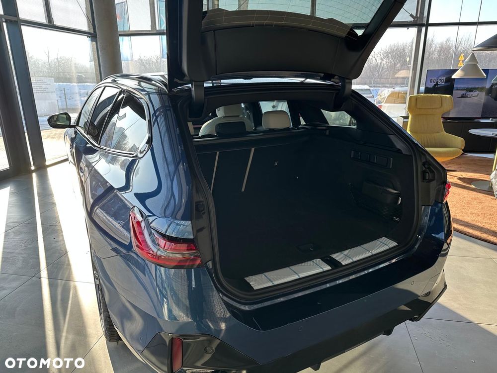 BMW Seria 5 520d xDrive mHEV - 27