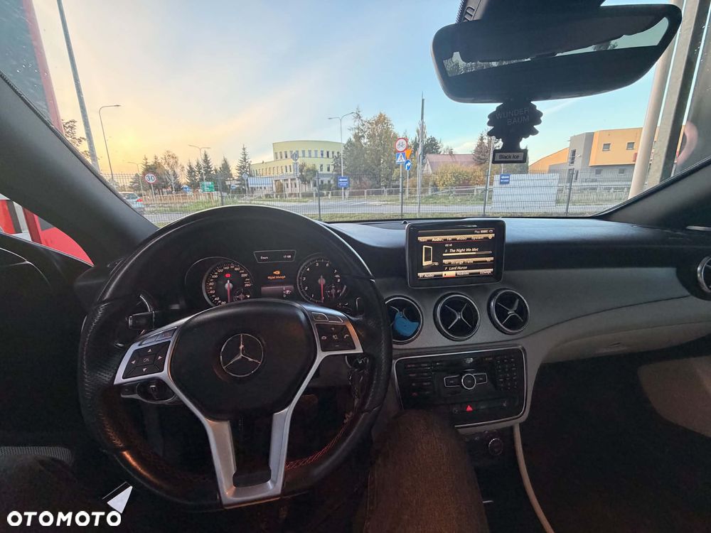 Mercedes-Benz CLA 250 7G-DCT - 7