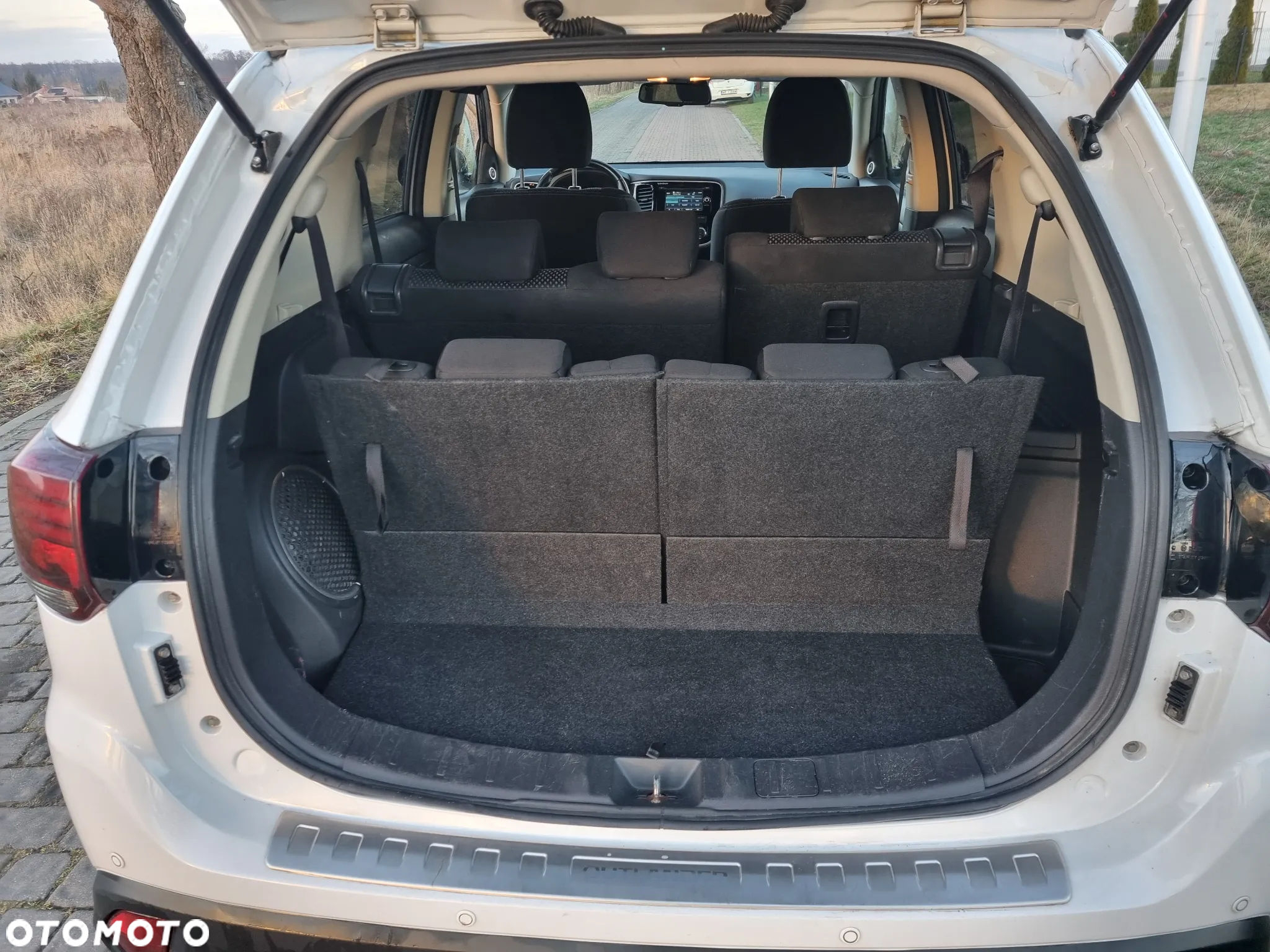 Mitsubishi Outlander 2.2 DID Intense + 4WD - 23