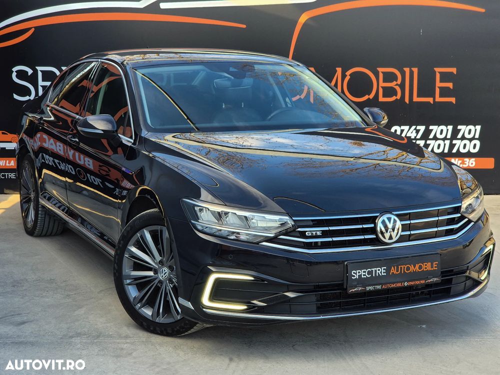 Volkswagen Passat - 1