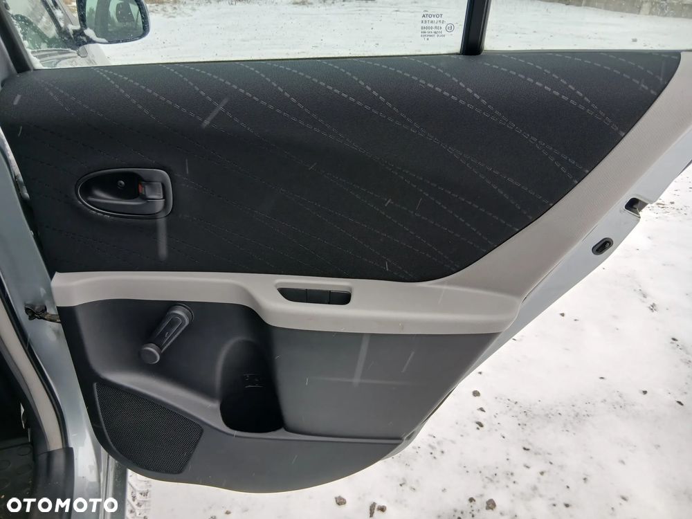 Toyota Yaris 1.0 VVT-i Style - 19
