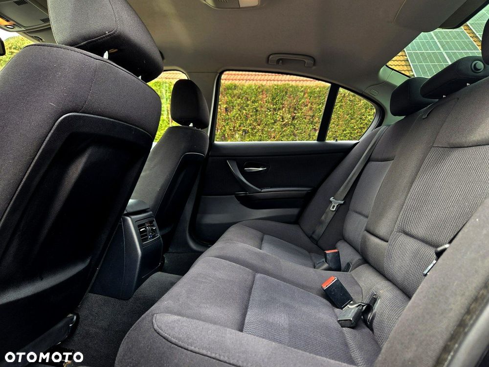 BMW Seria 3 318d - 12