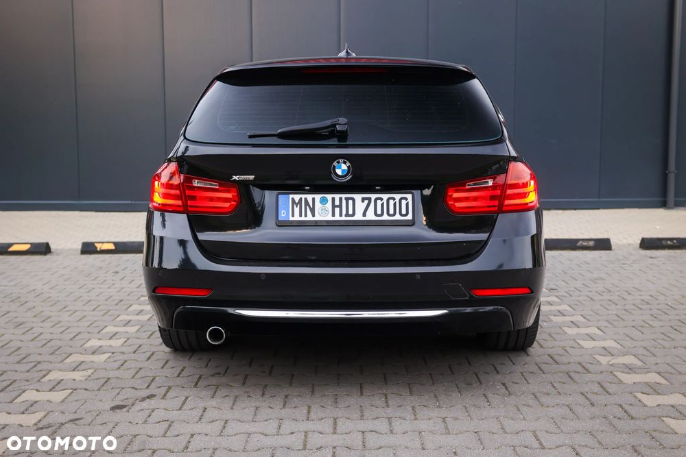 BMW Seria 3 320d Luxury Line - 13