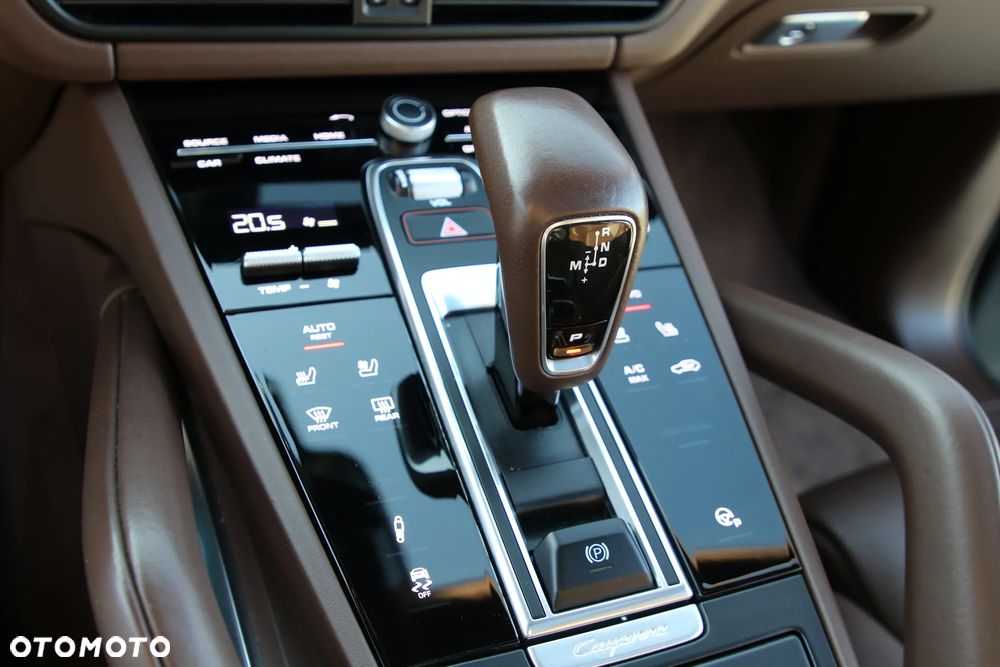 Porsche Cayenne - 19