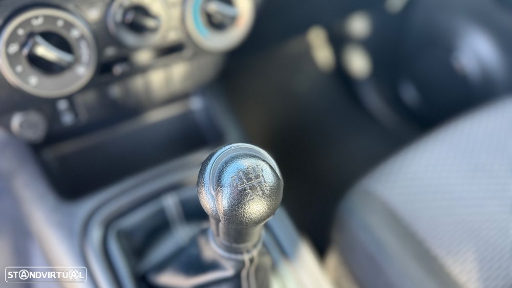 Toyota Hilux 2.4 D-4D 4WD CD CM - 10