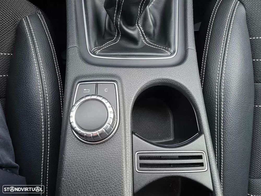 Mercedes-Benz GLA 200 - 28