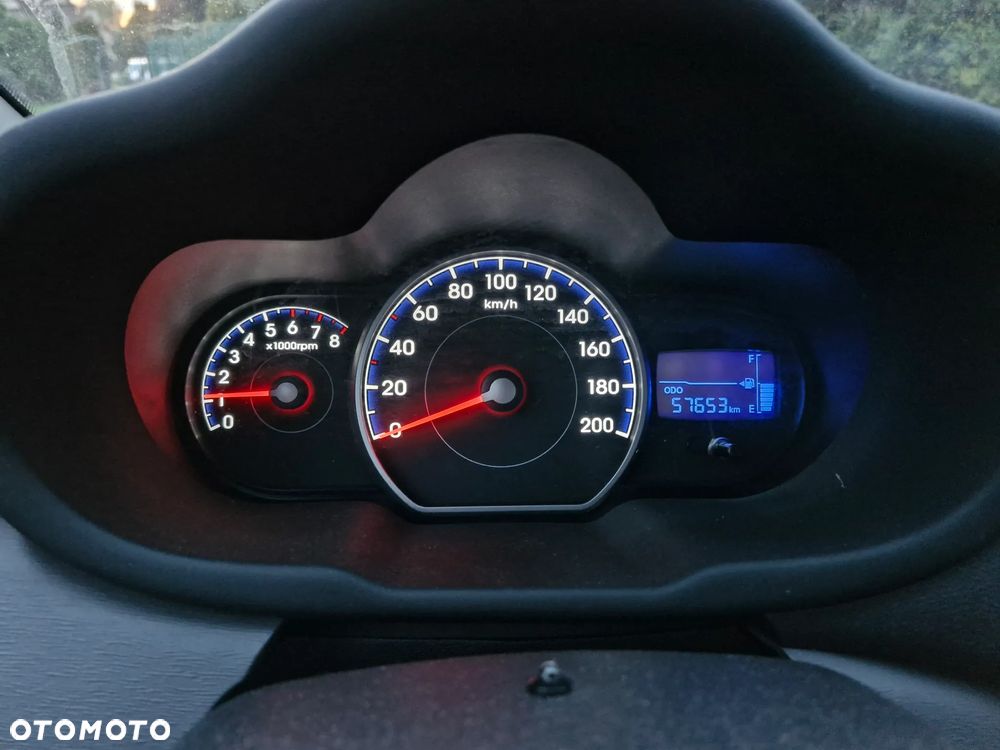Hyundai i10 1.1 Base - 6