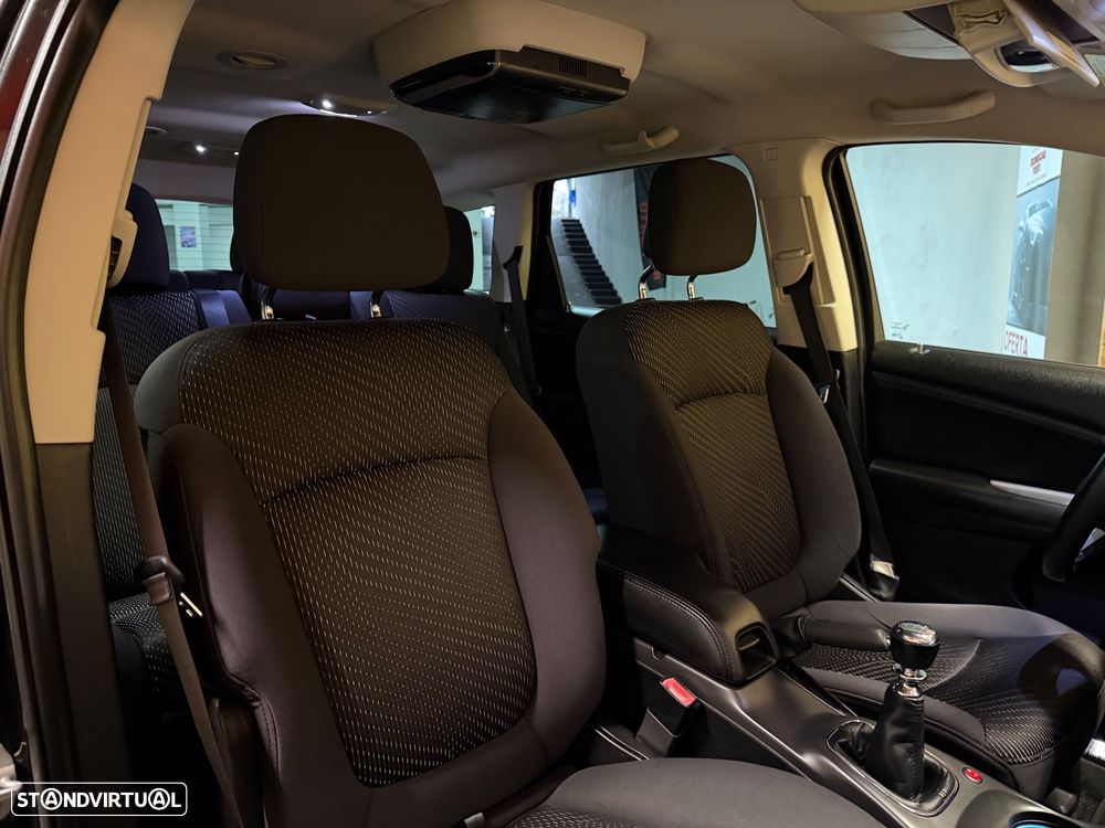 Fiat Freemont 2.0 M-Jet Urban - 18