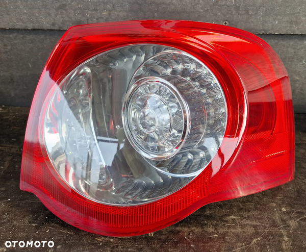 LAMPA PRAWA LEWA TYŁ 3C9945096N VW PASSAT B6 KOMBI