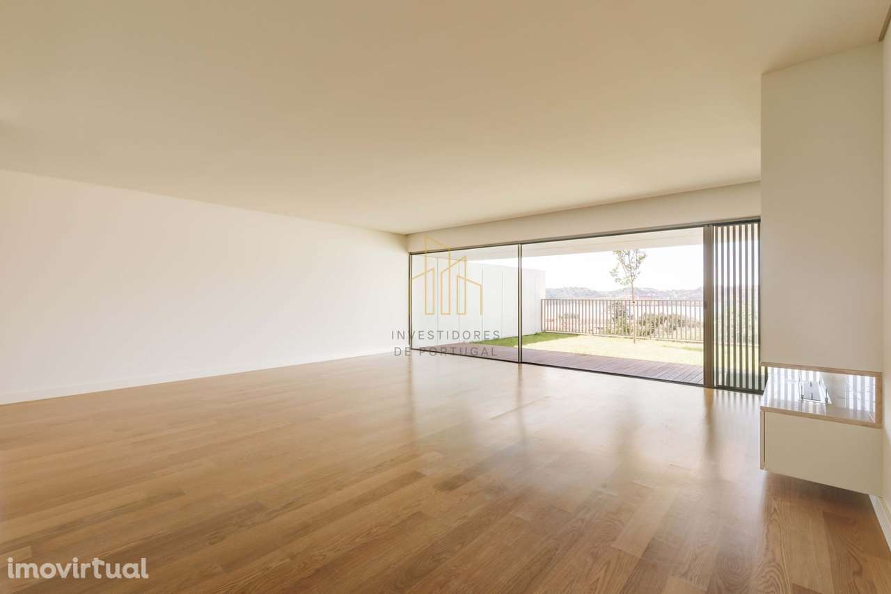 Moradia T5 Nova com Jardim, Jacuzzi e Vista Rio em Alcântara - Grande imagem: 2/20