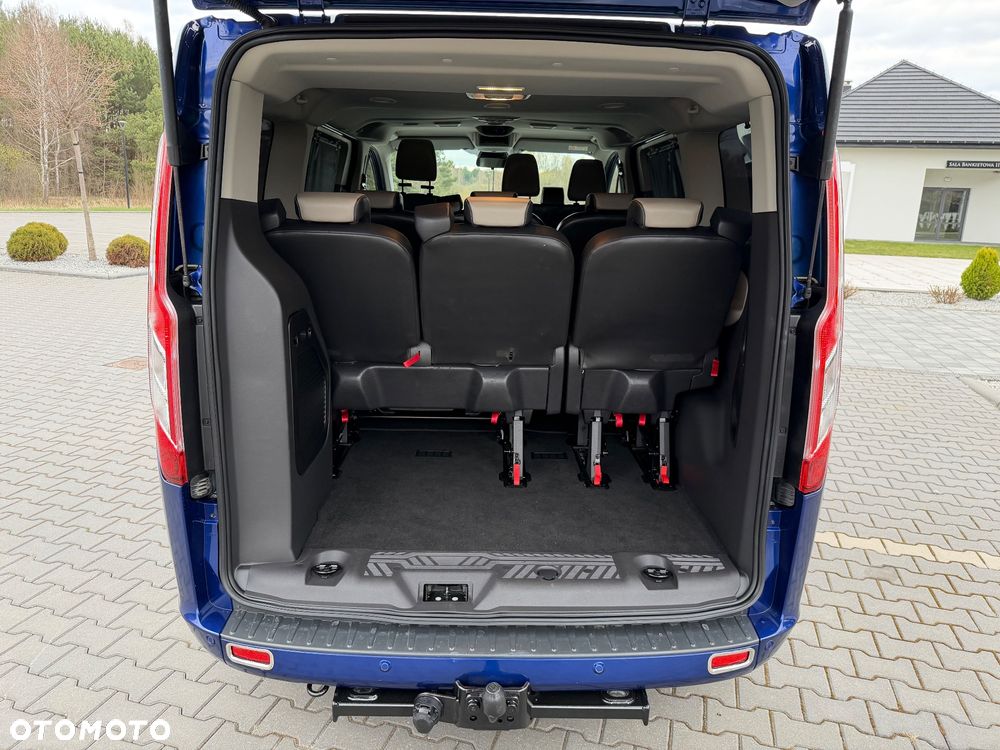 Ford Tourneo Custom - 38