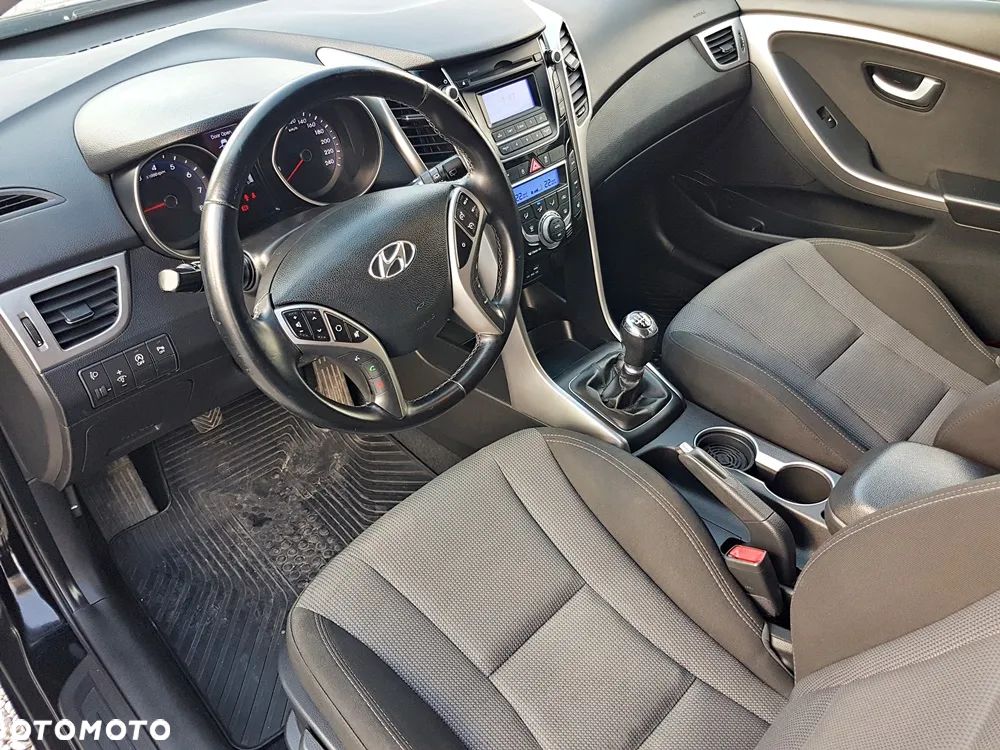 Hyundai i30 i30cw 1.6 Trend - 11