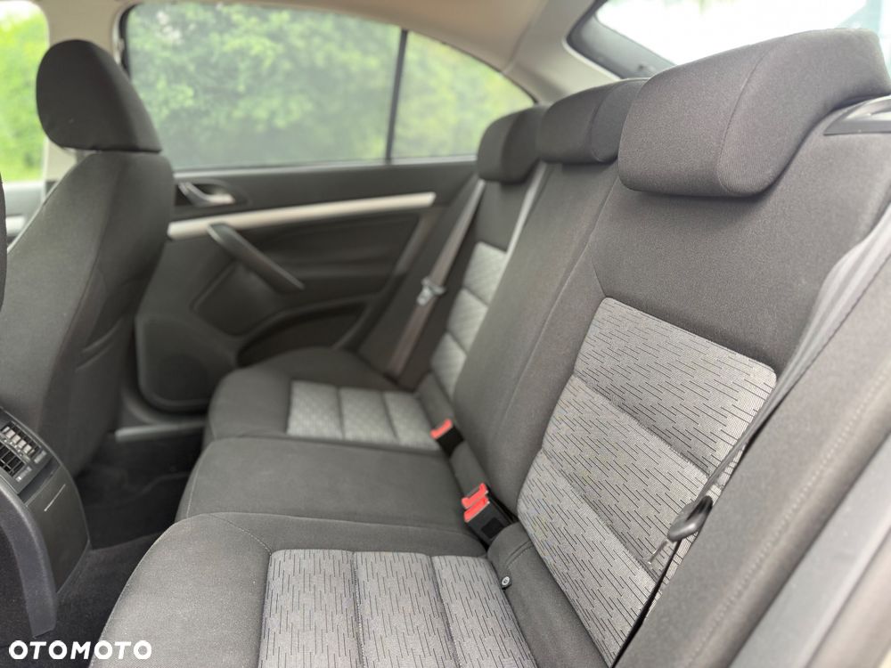 Skoda Octavia 1.6 Selection - 21