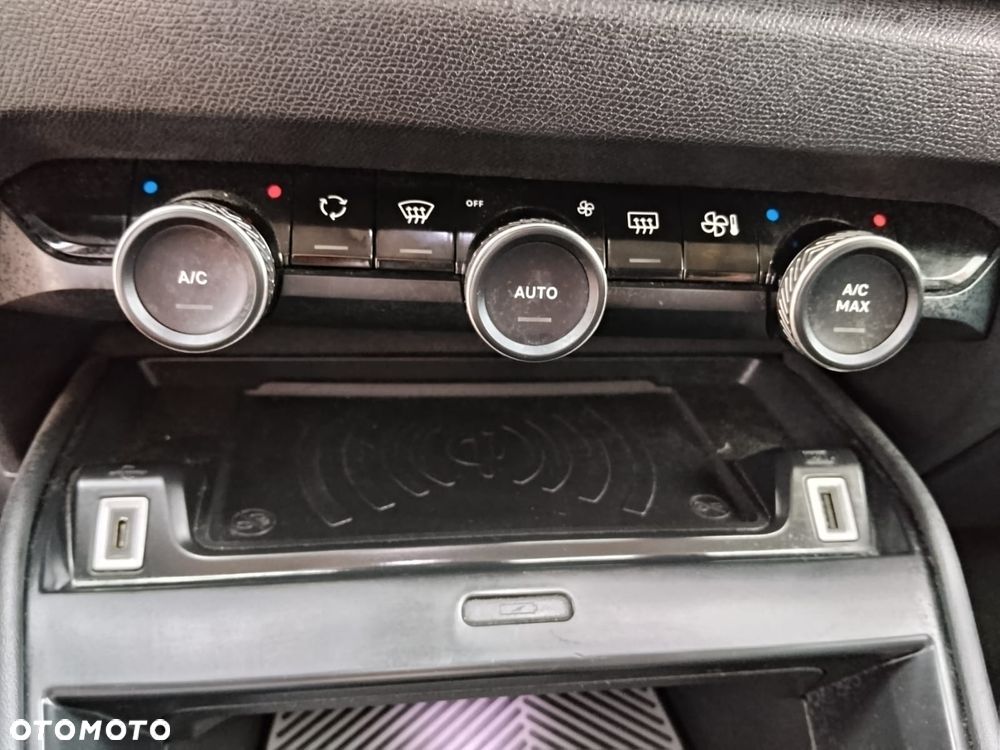 Citroën C4 BlueHDi 130 Stop&Start EAT8 SHINE - 20