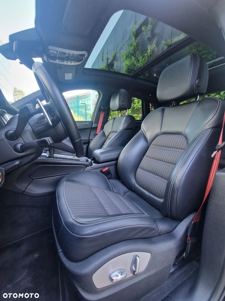Porsche Macan T - 12