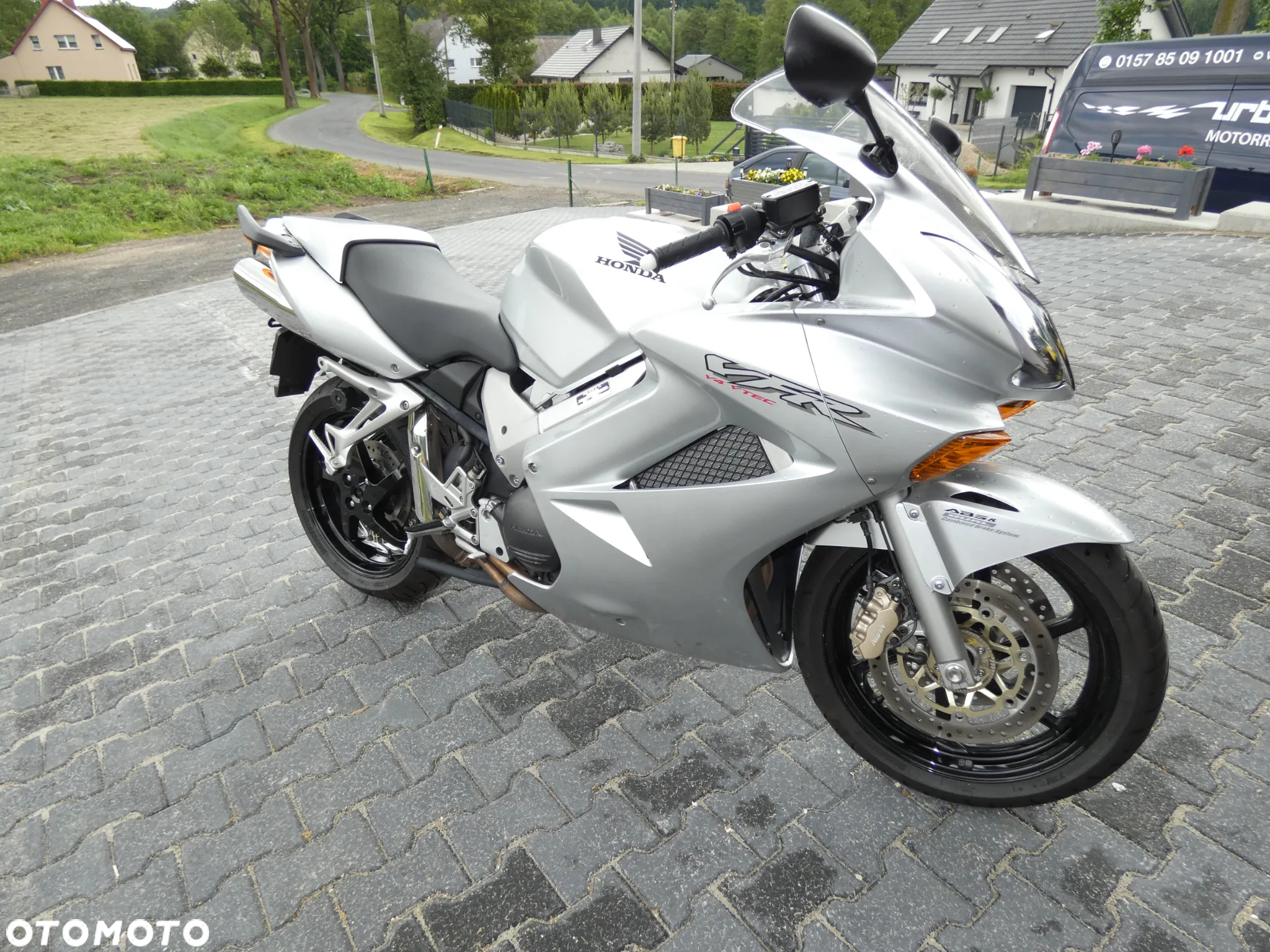 Honda VFR - 2