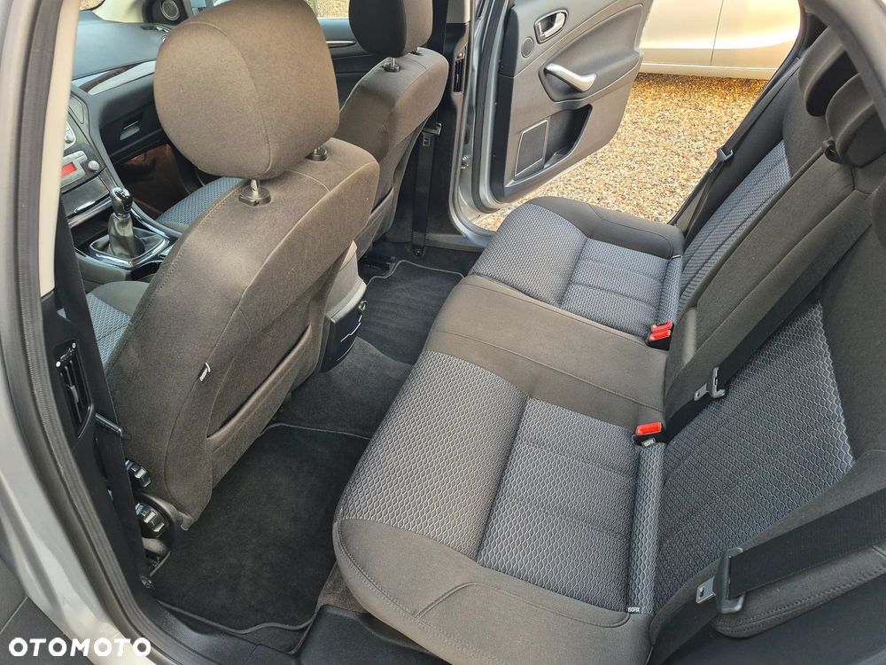 Ford Mondeo 2.0 Ghia Executive - 8