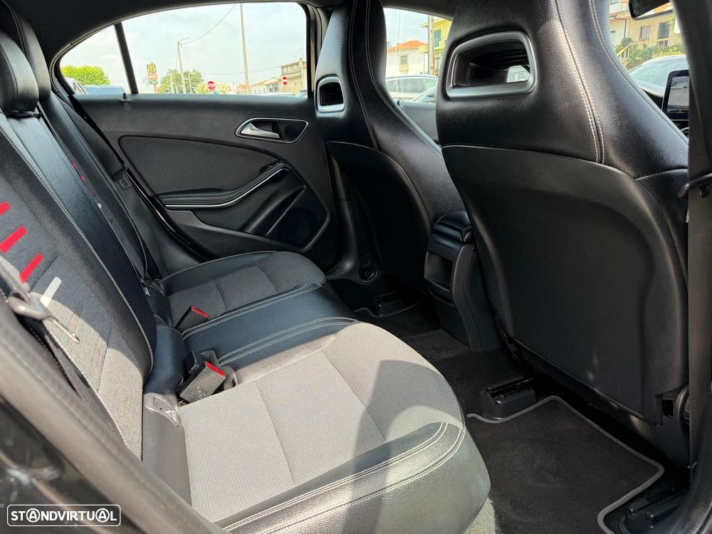 Mercedes-Benz A 180 d AMG Line - 15