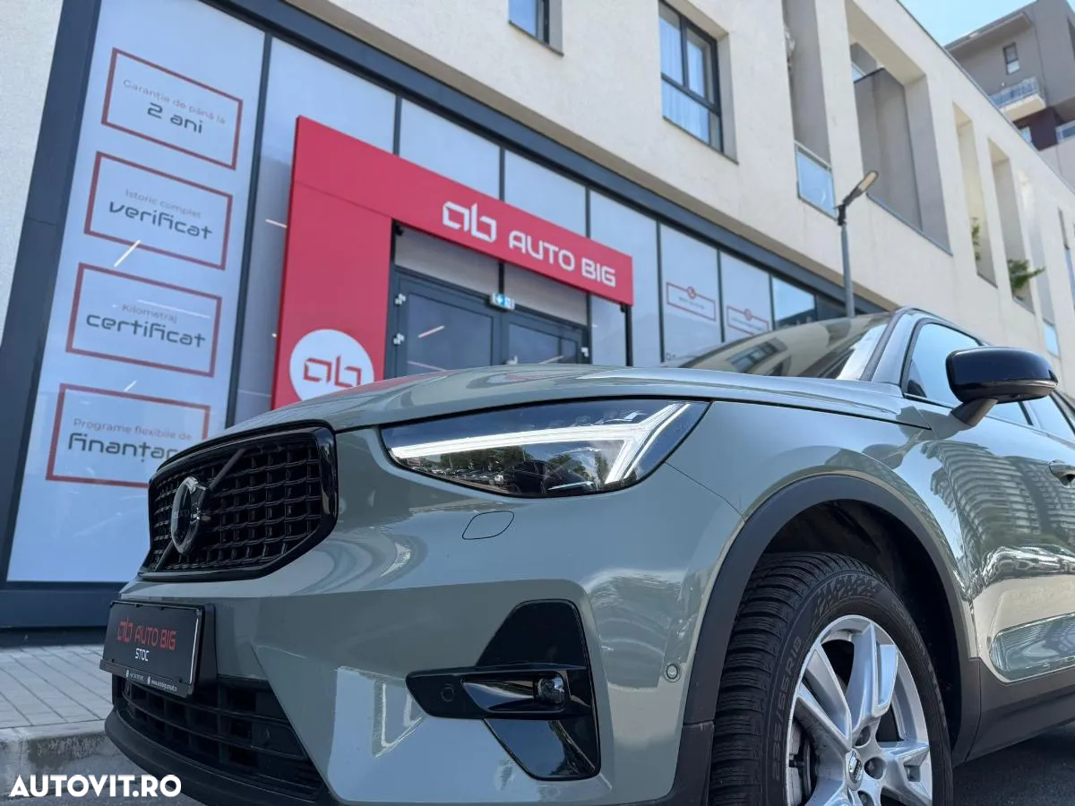Volvo XC 40 B4 AT8 Mild Hybrid Momentum Pro - 14