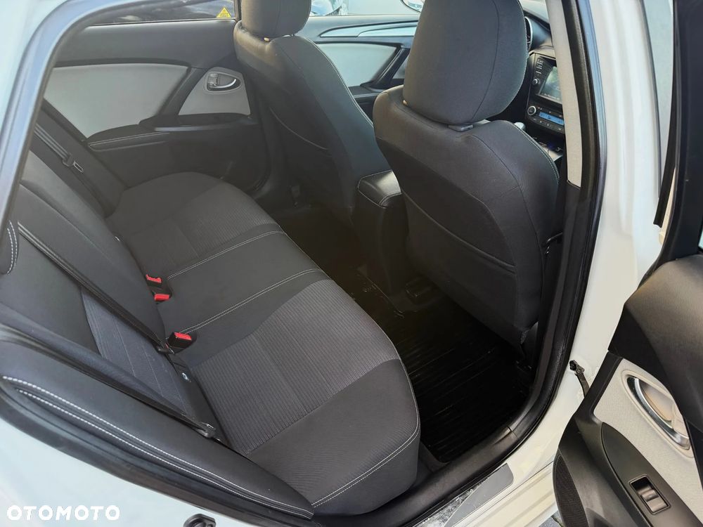 Toyota Avensis 2.0 D-4D Prestige - 11