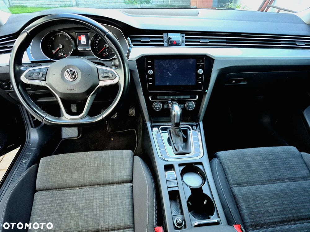 Volkswagen Passat - 17