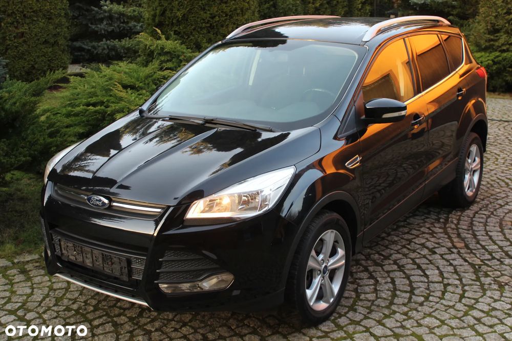 Ford Kuga 2.0 TDCi 2x4 Titanium - 10