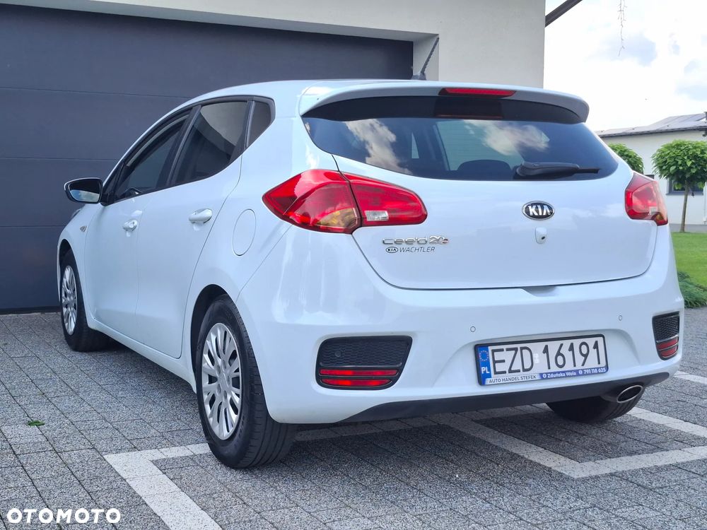 Kia Ceed 1.4 CVVT Attract plus - 12