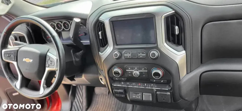 Chevrolet Silverado - 26