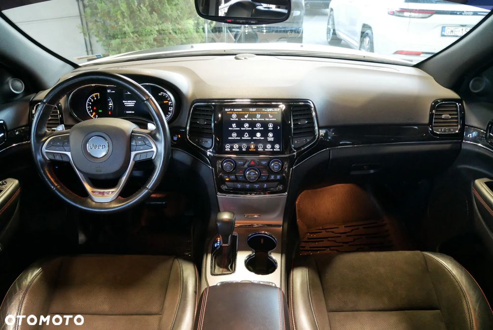 Jeep Grand Cherokee - 18