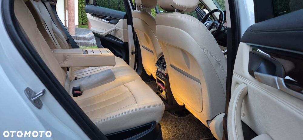 BMW X6 xDrive35i - 16