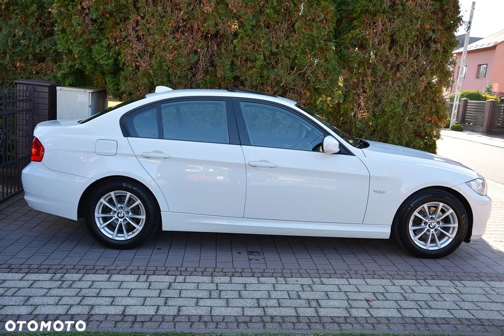 BMW Seria 3 318d DPF Edition Exclusive - 9