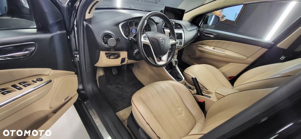 Lancia Delta 1.4 T-Jet 16v Oro - 9