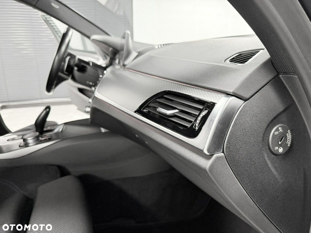 BMW Seria 5 520d Touring M Sport Edition - 38