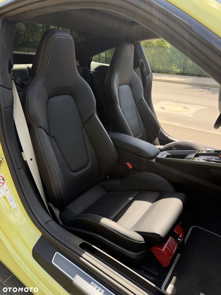 Porsche 911 Carrera PDK - 23