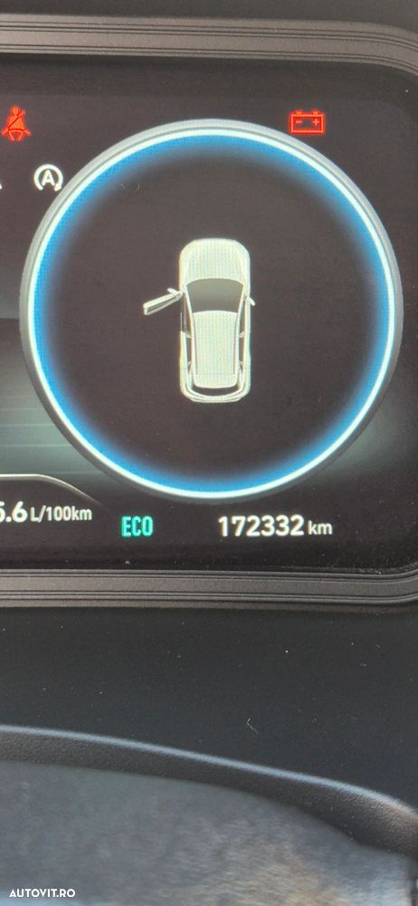 Hyundai KONA - 10