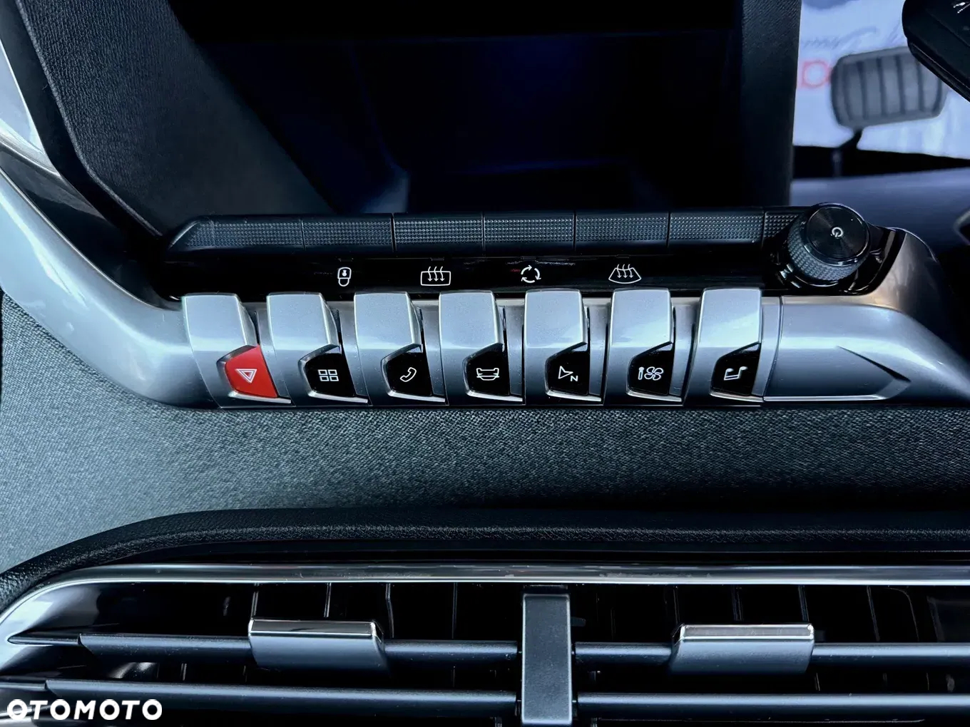 Peugeot 5008 1.6 PureTech Allure S&S EAT8 - 17