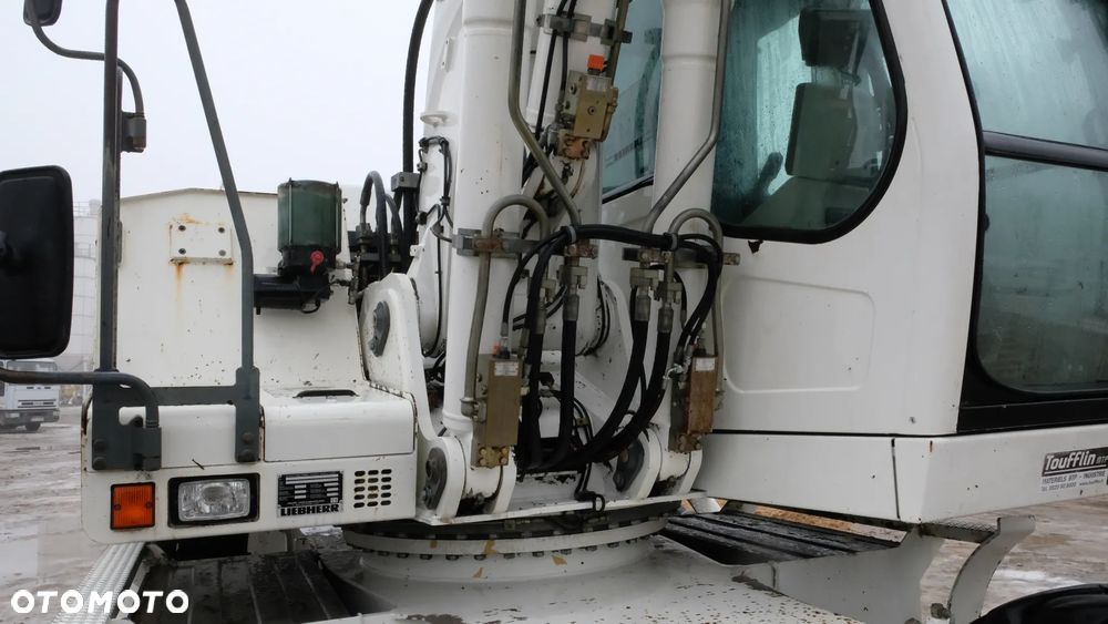 Liebherr 900C - 5