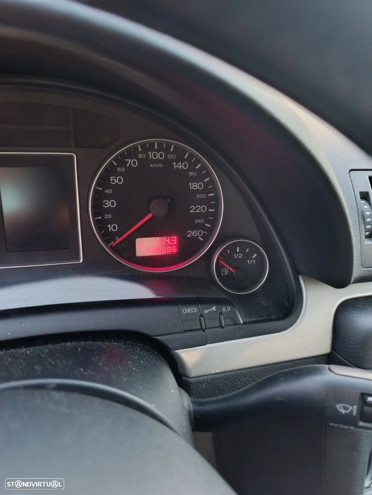 Audi A4 Avant 2.0 TDI Advance - 2